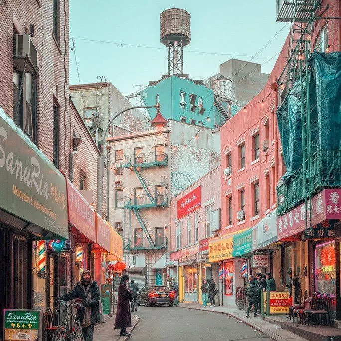 Calm 'Big apple'. Life-style