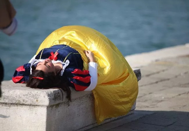 Скрывая лица. Life-style