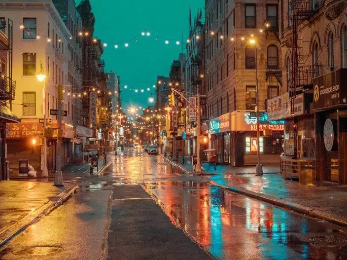 Calm 'Big apple'. Life-style