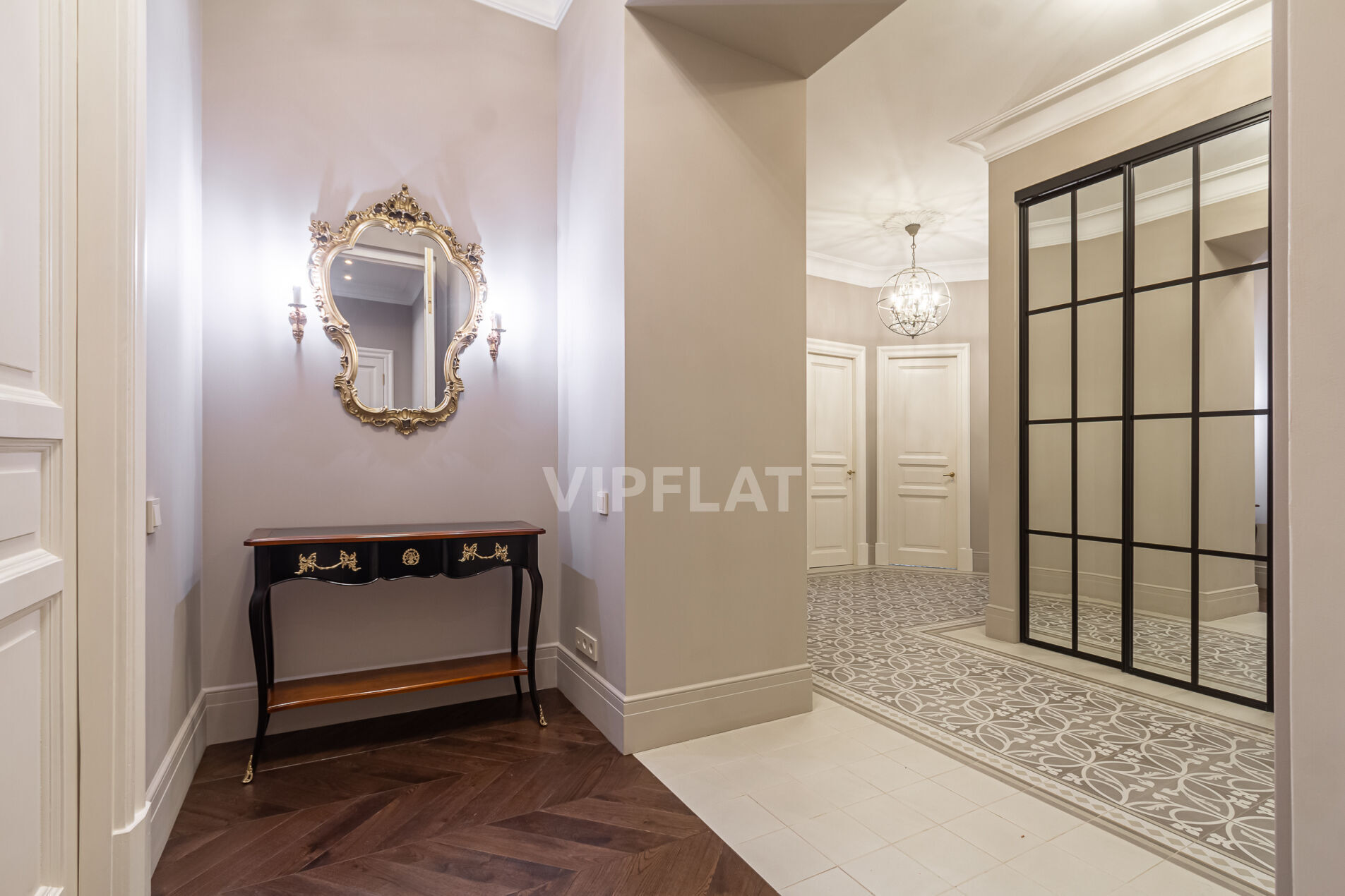 Элементы декора во французском стиле Продажа квартиры 152м² 'Доходный дом Н.Н.Романова' Петровская наб., 2