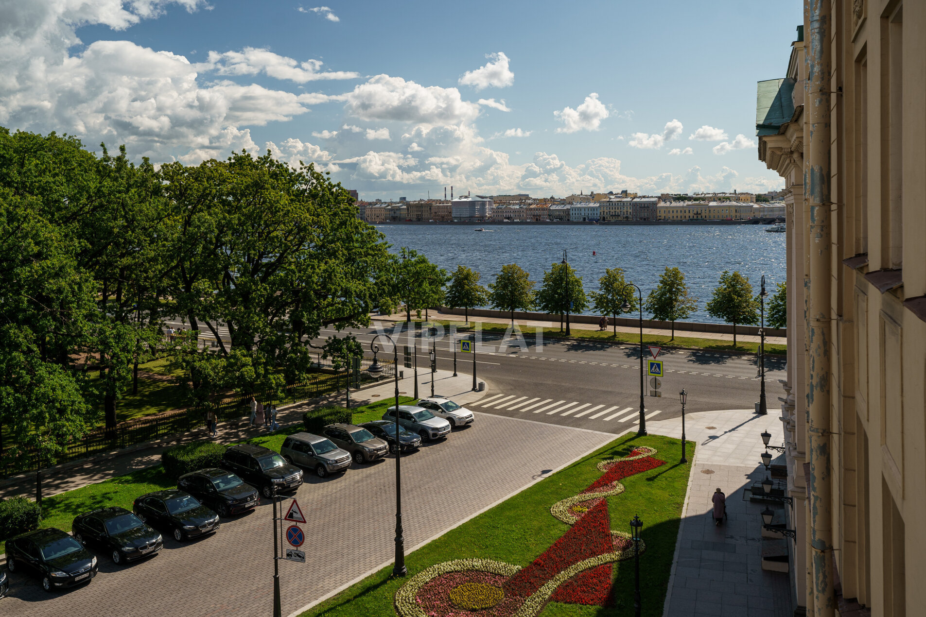 Продажа квартиры 152м² 'Доходный дом Н.Н.Романова' Петровская наб., 2