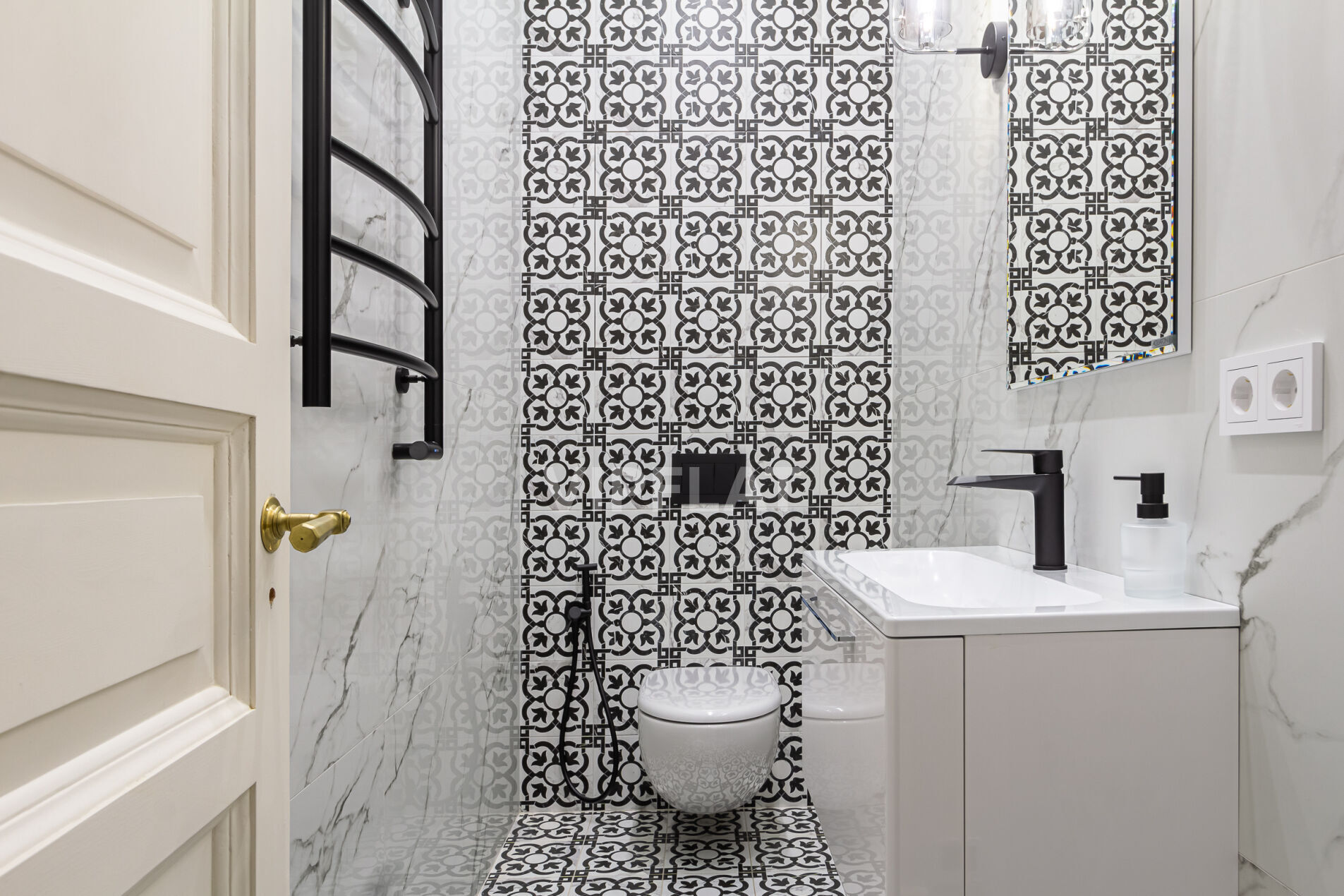 Одна из ванных комнат Продажа квартиры 152м² 'Доходный дом Н.Н.Романова' Петровская наб., 2