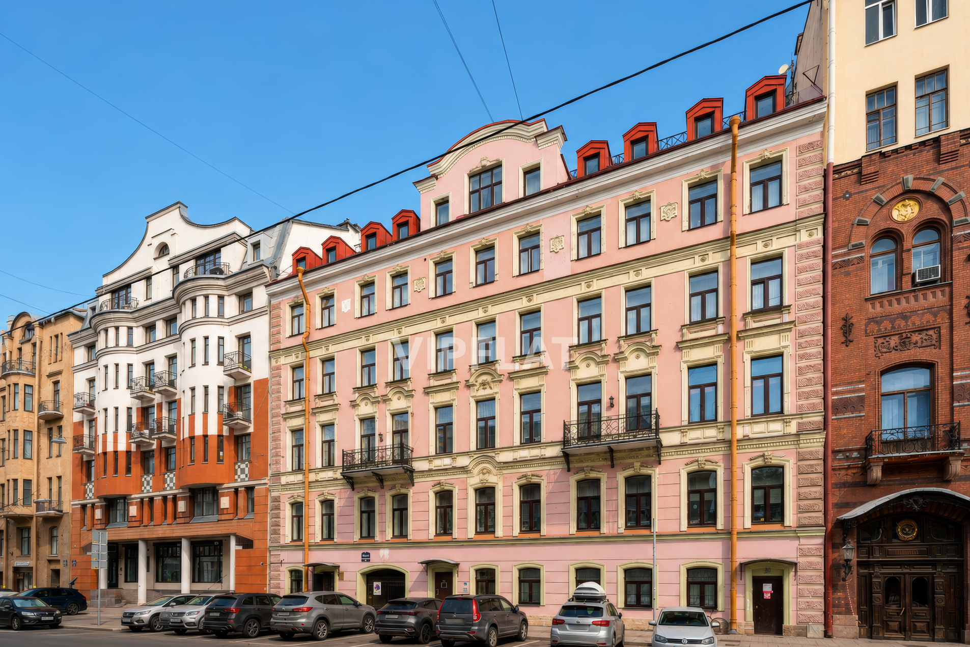 Фасад в стиле 'Эклектика' Продажа квартиры 185м² 'Доходный дом И. В. Винокурова' 2-я линия В.О., 25 Фасад в стиле 'Эклектика' Продажа квартиры 185м² 'Доходный дом И. В. Винокурова' 2-я линия В.О., 25