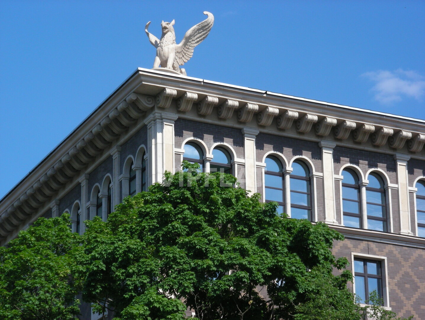 Дом с грифонами Продажа квартиры 172.2м² 'Венеция' Депутатская ул., 26