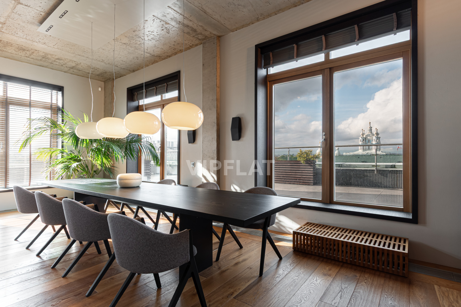 Обеденная зона Продажа квартиры 227м² 'Смольный проспект' Смольный пр., 17 Обеденная зона Продажа квартиры 227м² 'Смольный проспект' Смольный пр., 17
