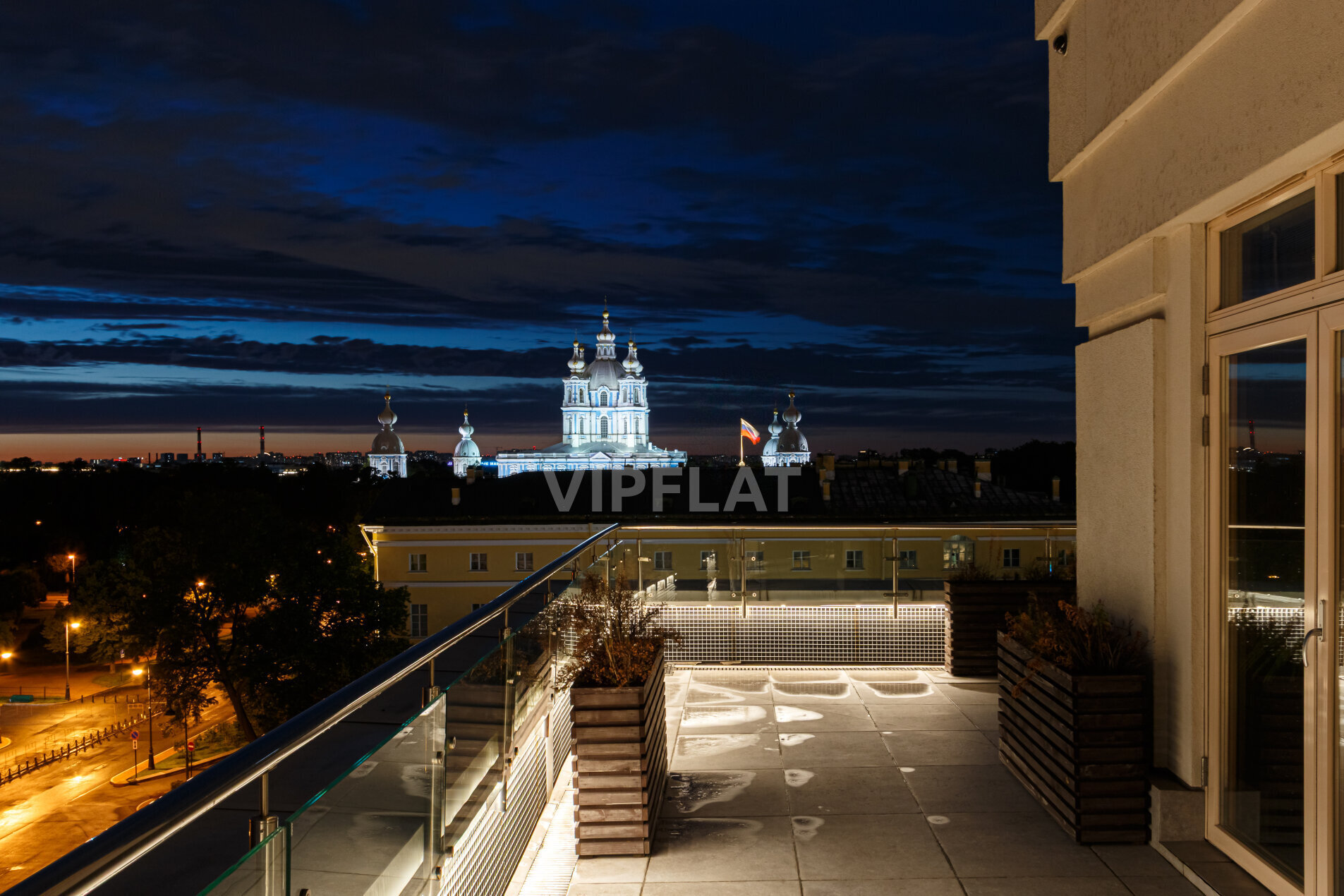 Вечерняя терасса Продажа квартиры 227м² 'Смольный проспект' Смольный пр., 17 Вечерняя терасса Продажа квартиры 227м² 'Смольный проспект' Смольный пр., 17