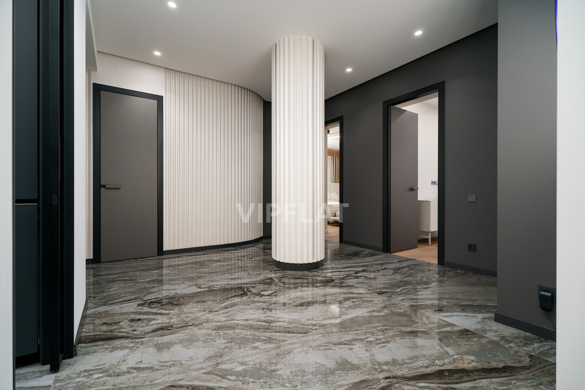 Просторный холл Продажа квартиры 167м² 'Каменноостровская коллекция, 62' Каменноостровский пр., 62 Просторный холл Продажа квартиры 167м² 'Каменноостровская коллекция, 62' Каменноостровский пр., 62