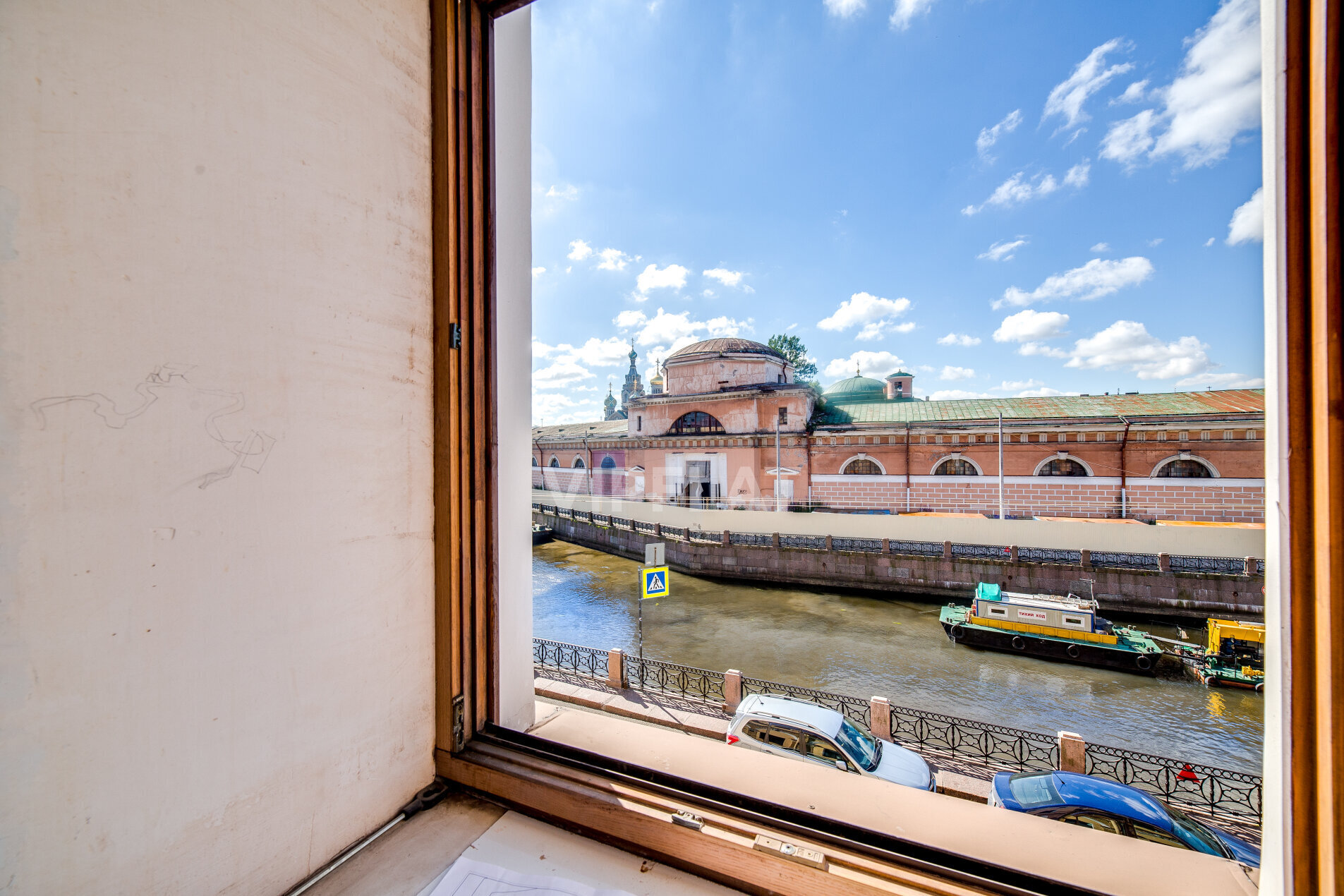 Вид из окон Продажа квартиры 102м² 'Мойки, 5' Мойки реки наб., 5 Вид из окон Продажа квартиры 102м² 'Мойки, 5' Мойки реки наб., 5