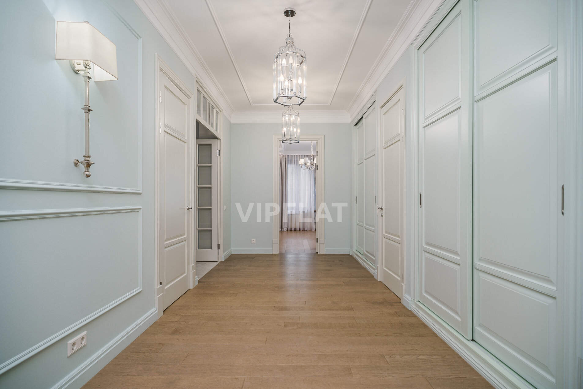 Просторный холл Продажа квартиры 151м² 'Смольный парк II' Смольного ул. 4