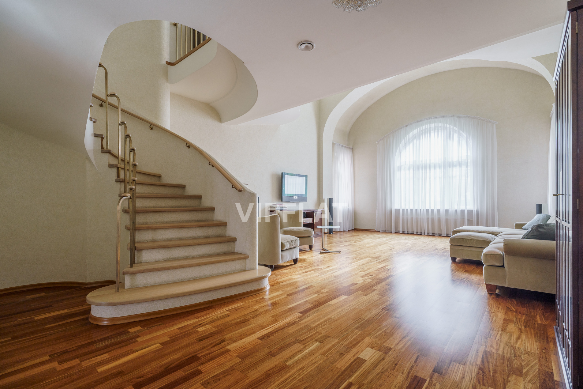 Продажа квартиры 308м² 'Очаковская ул., 6' Очаковская ул., 6