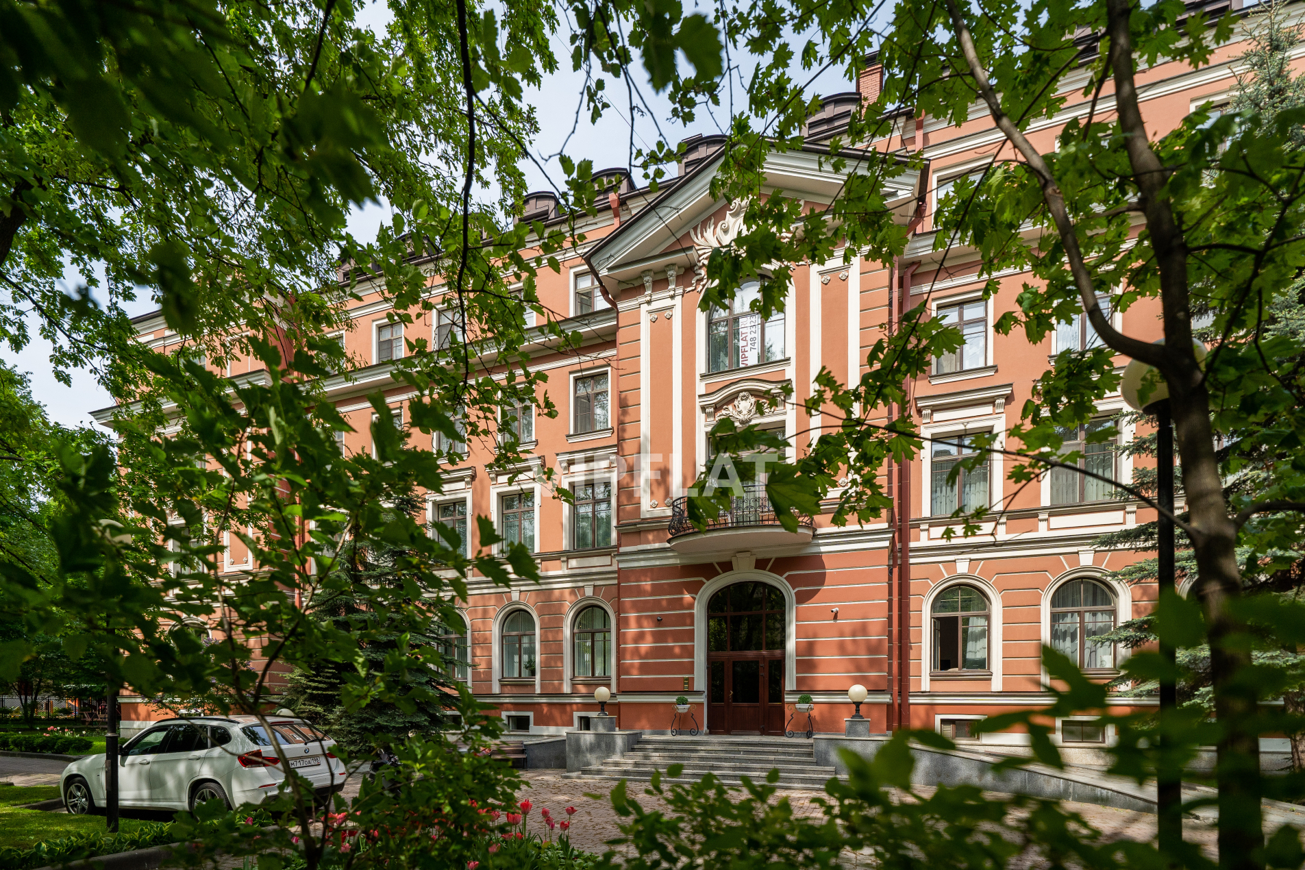 В окружении зелени Продажа квартиры 308м² 'Особняк у Таврического' Очаковская ул., 6 В окружении зелени Продажа квартиры 308м² 'Особняк у Таврического' Очаковская ул., 6