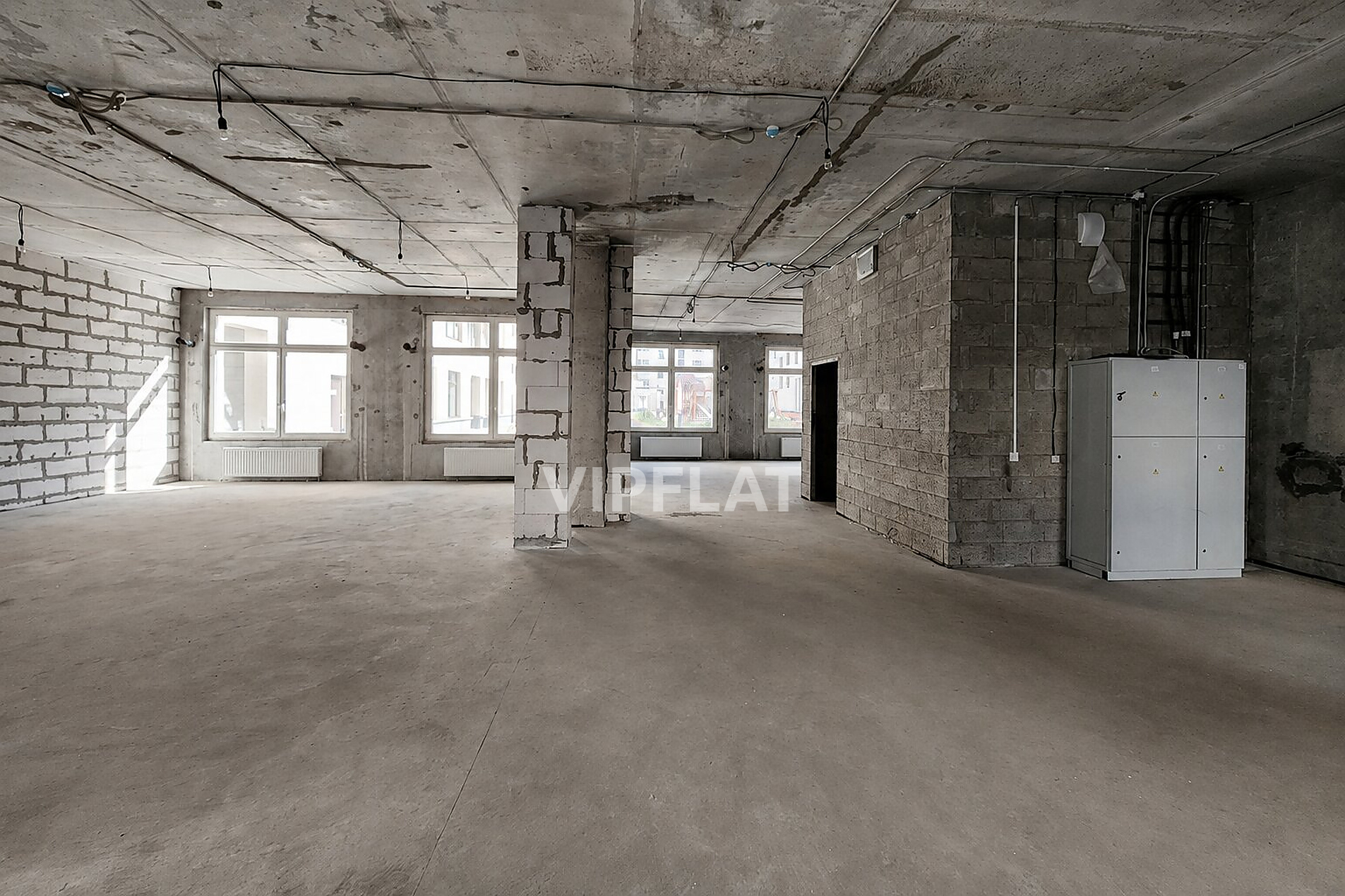 Большое количество окон дает много света Продажа квартиры 188м² 'Русский дом' Басков пер., 2
