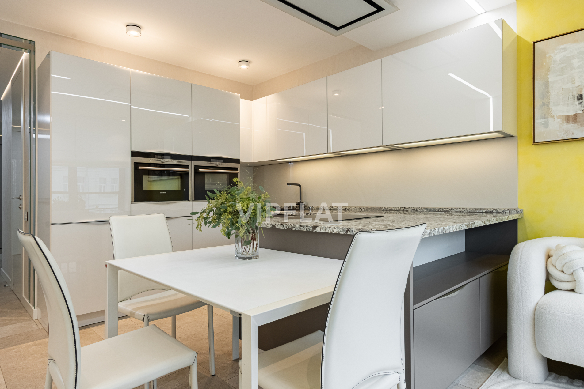 Продажа квартиры 97м² 'Царская Столица' Полтавский прд., 2 Продажа квартиры 97м² 'Царская Столица' Полтавский прд., 2