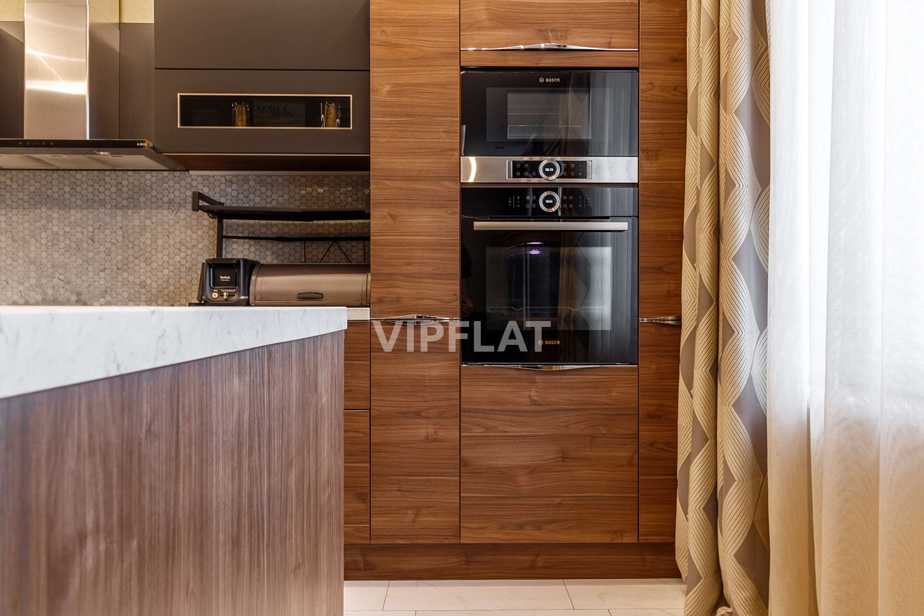 Кухня оснащена техникой Bosch и Liebherr Продажа квартиры 189м² 'Александрия' Новгородская ул., 23 Кухня оснащена техникой Bosch и Liebherr Продажа квартиры 189м² 'Александрия' Новгородская ул., 23