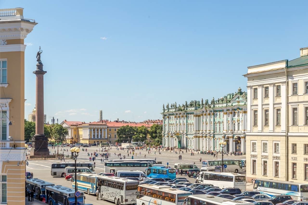 Вид из окон Продажа квартиры 378м² 'Мойки, 22а' Мойки реки наб., 22а Вид из окон Продажа квартиры 378м² 'Мойки, 22а' Мойки реки наб., 22а
