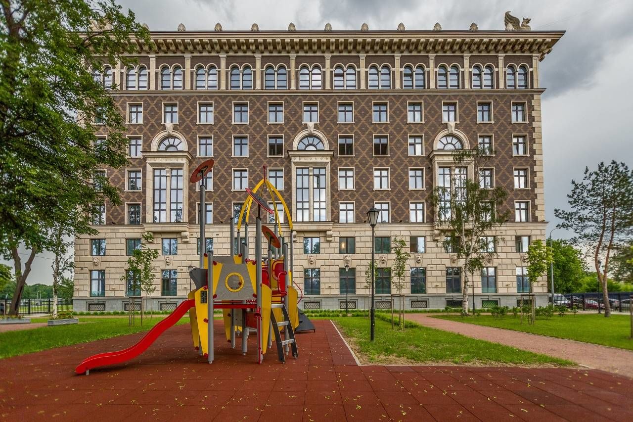 Детская площадка на территории Продажа квартиры 218м² 'Венеция' Депутатская ул., 26 Детская площадка на территории Продажа квартиры 218м² 'Венеция' Депутатская ул., 26