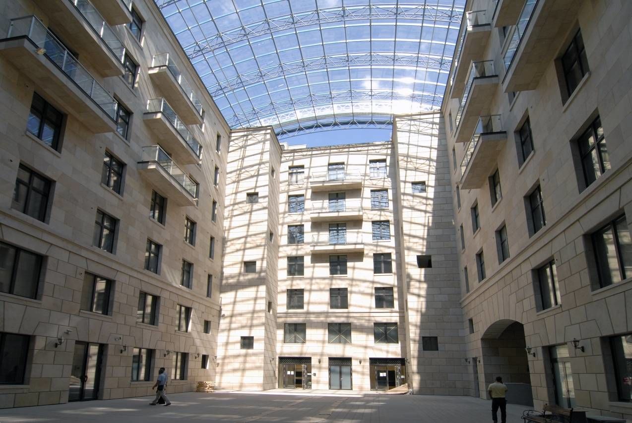 Двор-атриум Продажа квартиры 218м² 'Венеция' Депутатская ул., 26 Двор-атриум Продажа квартиры 218м² 'Венеция' Депутатская ул., 26