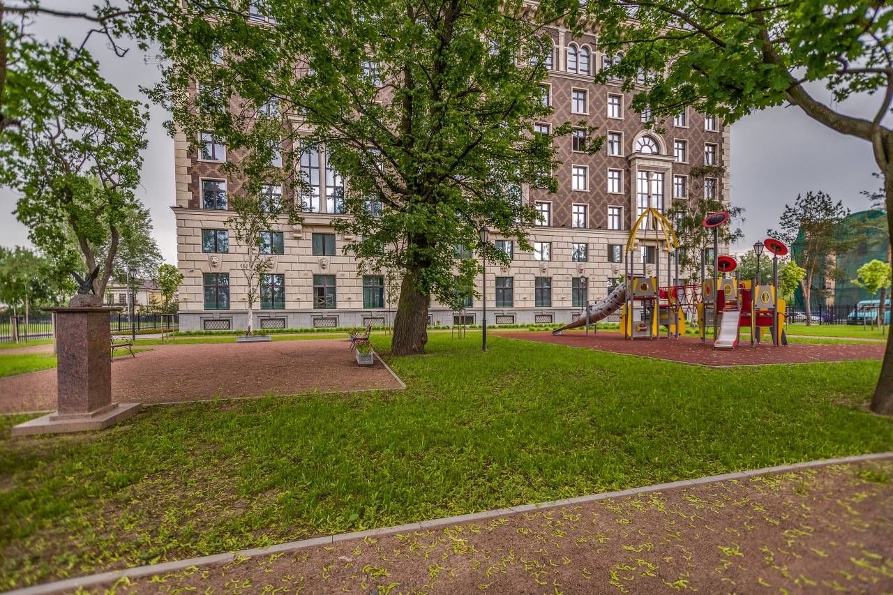 Своя территория с детской площадкой Продажа квартиры 105м² 'Венеция' Депутатская ул., 26 Своя территория с детской площадкой Продажа квартиры 105м² 'Венеция' Депутатская ул., 26