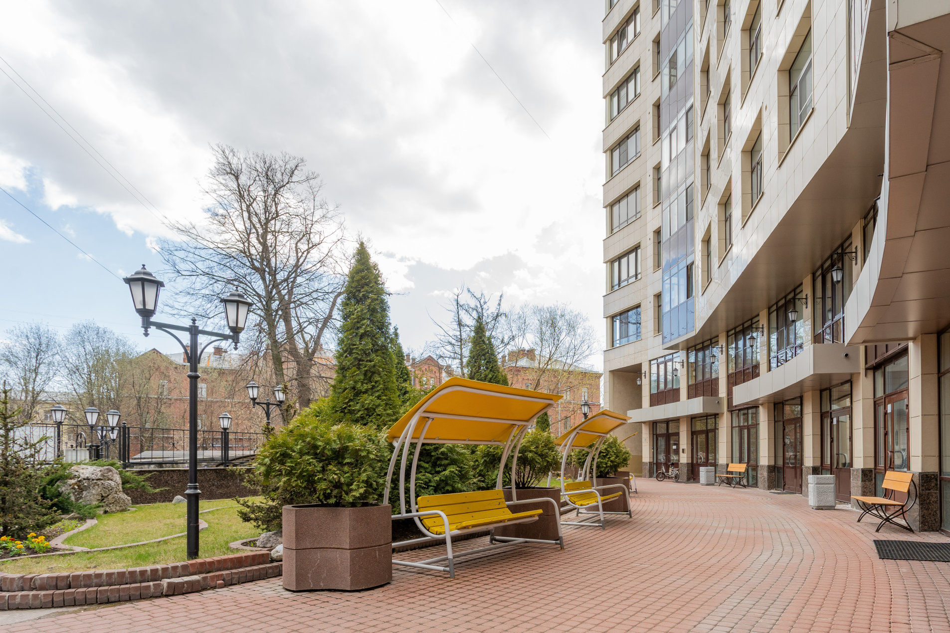 Европейский дворик Продажа квартиры 129м² 'Буржуа' Профессора Попова ул., 37 к. 3 Европейский дворик Продажа квартиры 129м² 'Буржуа' Профессора Попова ул., 37 к. 3