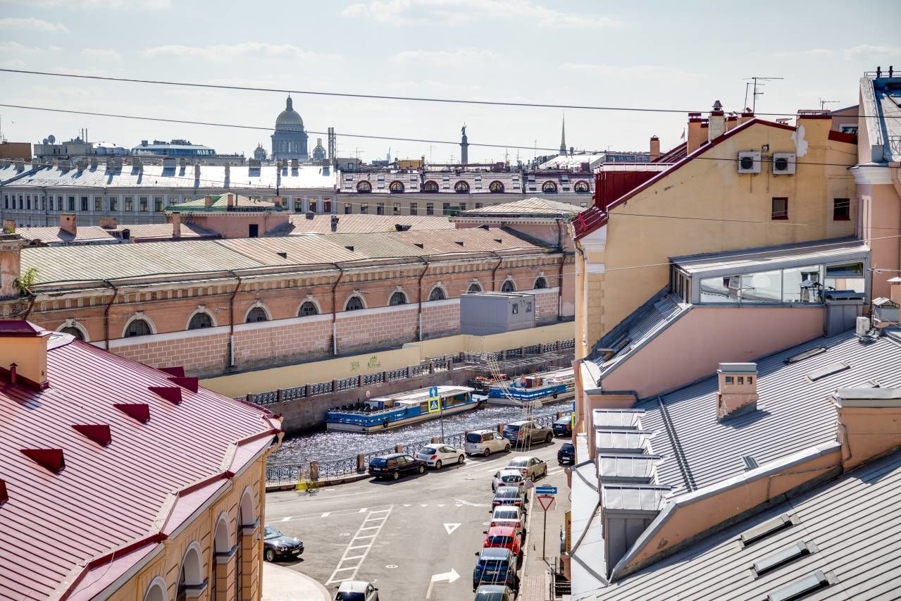 Вид из окна Продажа квартиры 191м² 'Мойки, 3' Мойки реки наб., 3 Вид из окна Продажа квартиры 191м² 'Мойки, 3' Мойки реки наб., 3