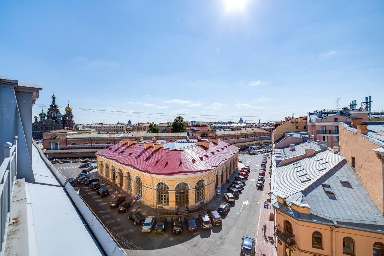 Вид с террасы Продажа квартиры 191м² 'Мойки, 3' Мойки реки наб., 3 Вид с террасы Продажа квартиры 191м² 'Мойки, 3' Мойки реки наб., 3