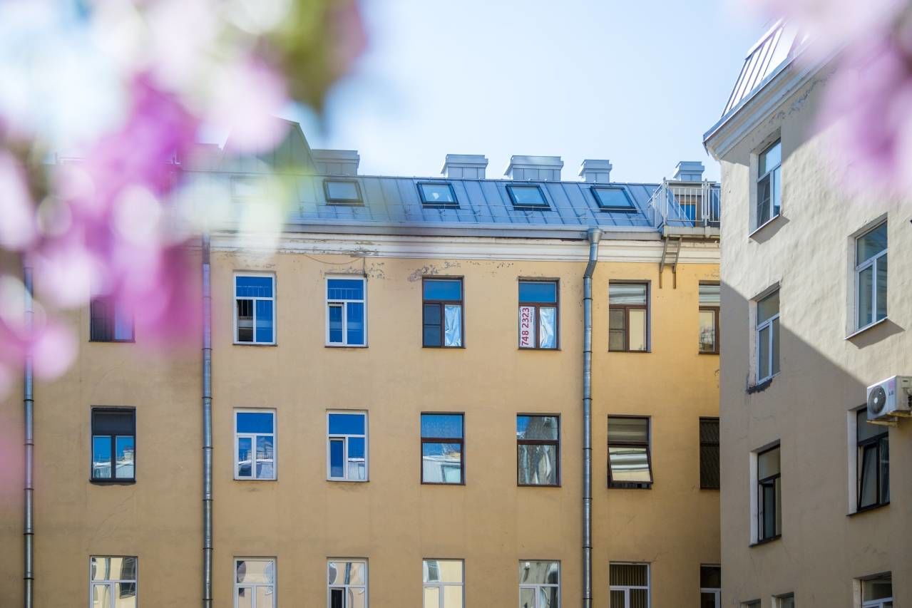 Видны окна квартиры Продажа квартиры 75м² 'Аптекарский, 4' Аптекарский пер., 4 Видны окна квартиры Продажа квартиры 75м² 'Аптекарский, 4' Аптекарский пер., 4