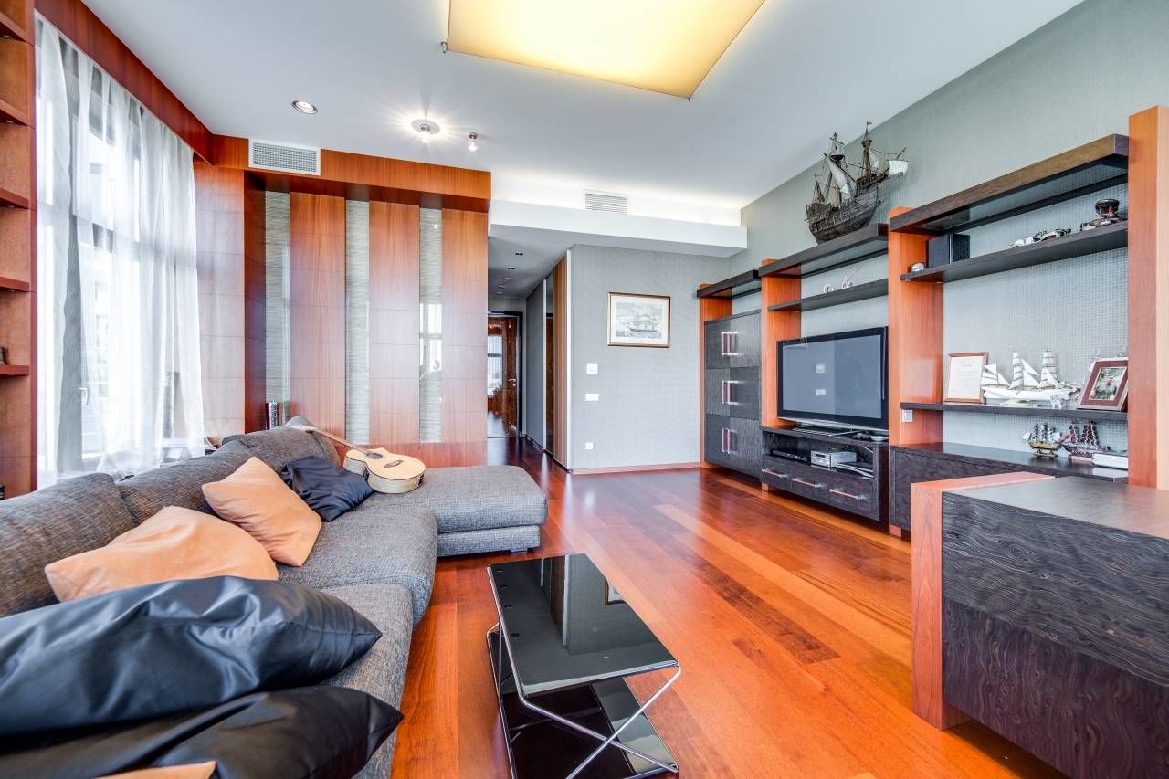 Гостевая зона в детской спальне Продажа квартиры 377м² 'Omega-House' Песочная наб., 40