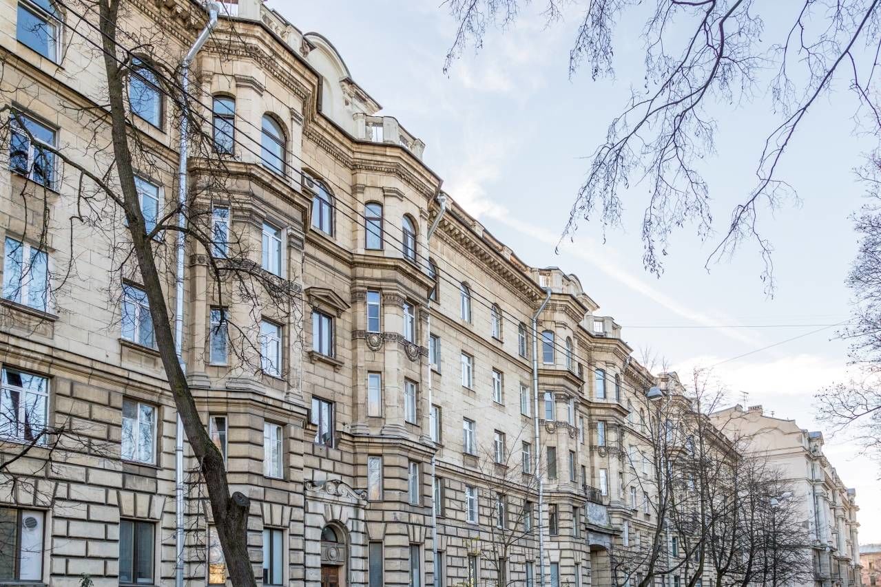 Фасад дома со стороны сада Продажа квартиры 65м² 'Академика Павлова, 16Б' Академика Павлова ул., 16Б Фасад дома со стороны сада Продажа квартиры 65м² 'Академика Павлова, 16Б' Академика Павлова ул., 16Б