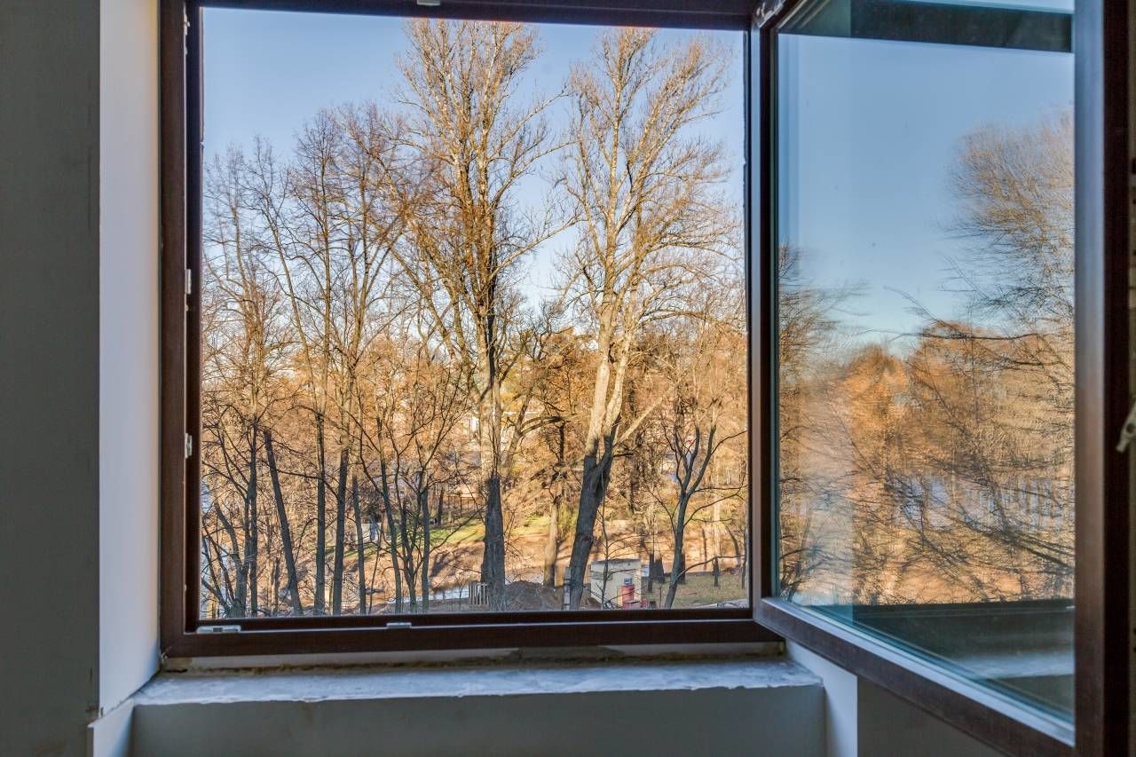 Окна на уровне крон деревьев Продажа квартиры 65м² 'Академика Павлова, 16Б' Академика Павлова ул., 16Б Окна на уровне крон деревьев Продажа квартиры 65м² 'Академика Павлова, 16Б' Академика Павлова ул., 16Б