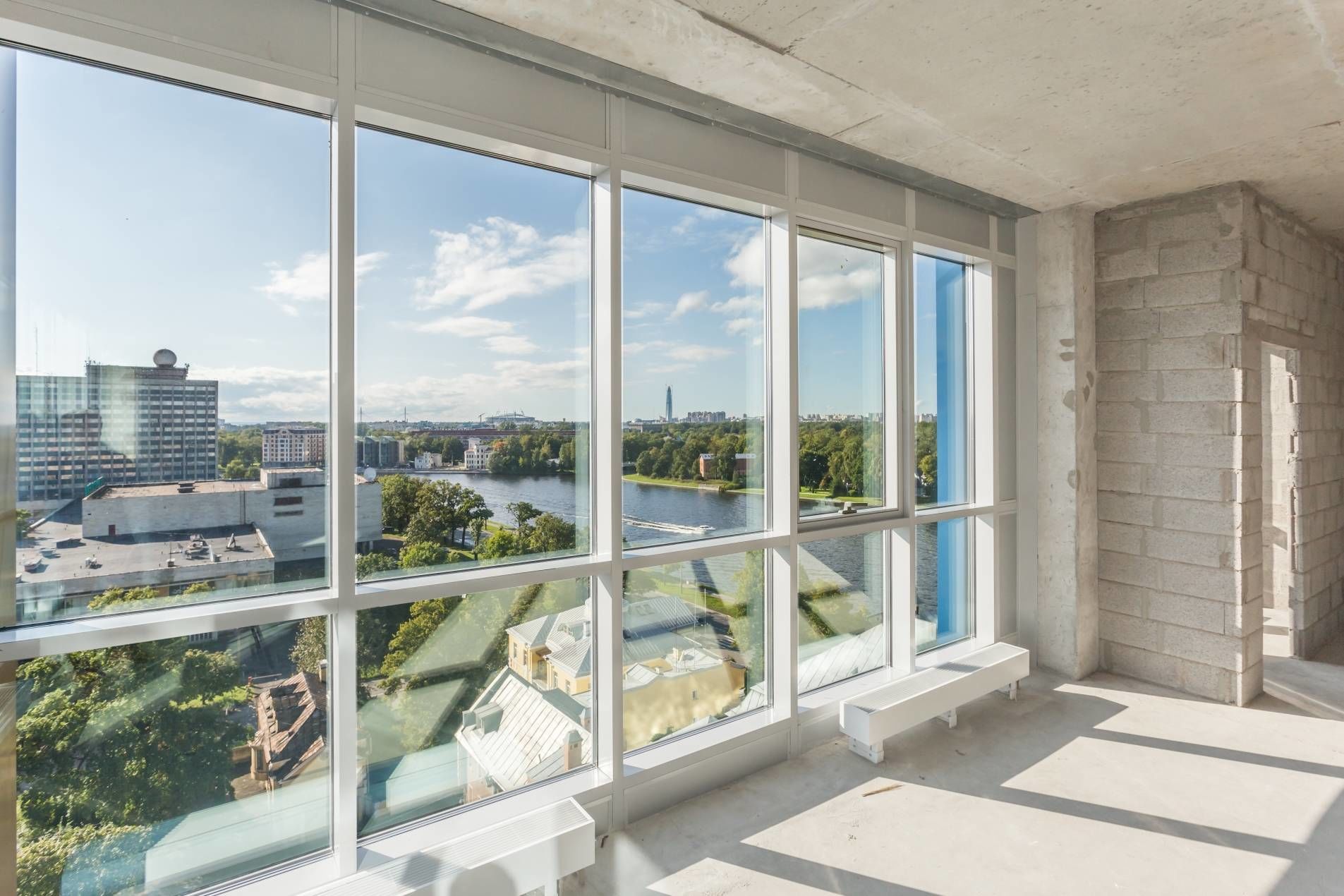Панорамные окна Продажа квартиры 62м² 'Дом на Грота' Грота ул., 1-3 Панорамные окна Продажа квартиры 62м² 'Дом на Грота' Грота ул., 1-3