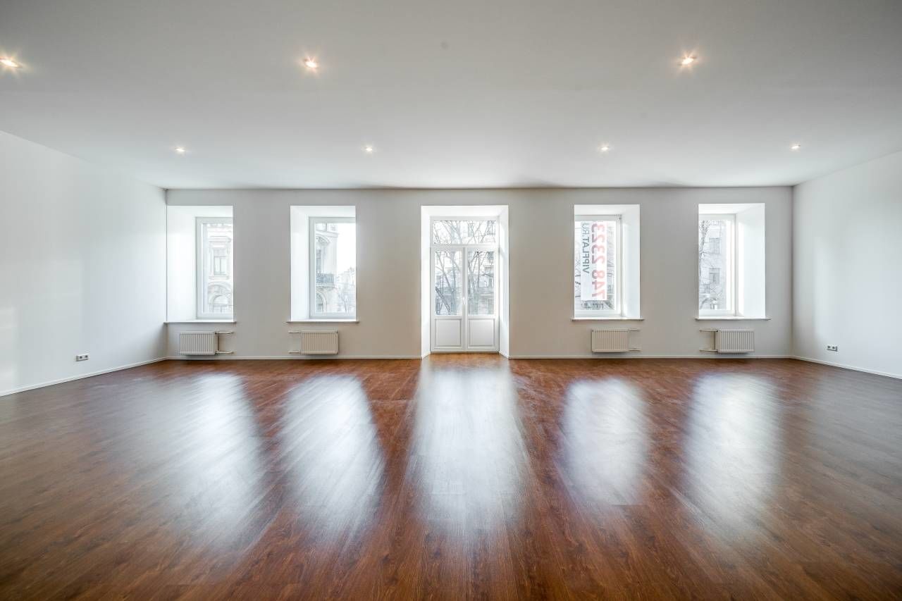 Гостиная с балконом Продажа квартиры 310м² 'Каменноостровский, 29' Каменноостровский пр., 29 Гостиная с балконом Продажа квартиры 310м² 'Каменноостровский, 29' Каменноостровский пр., 29