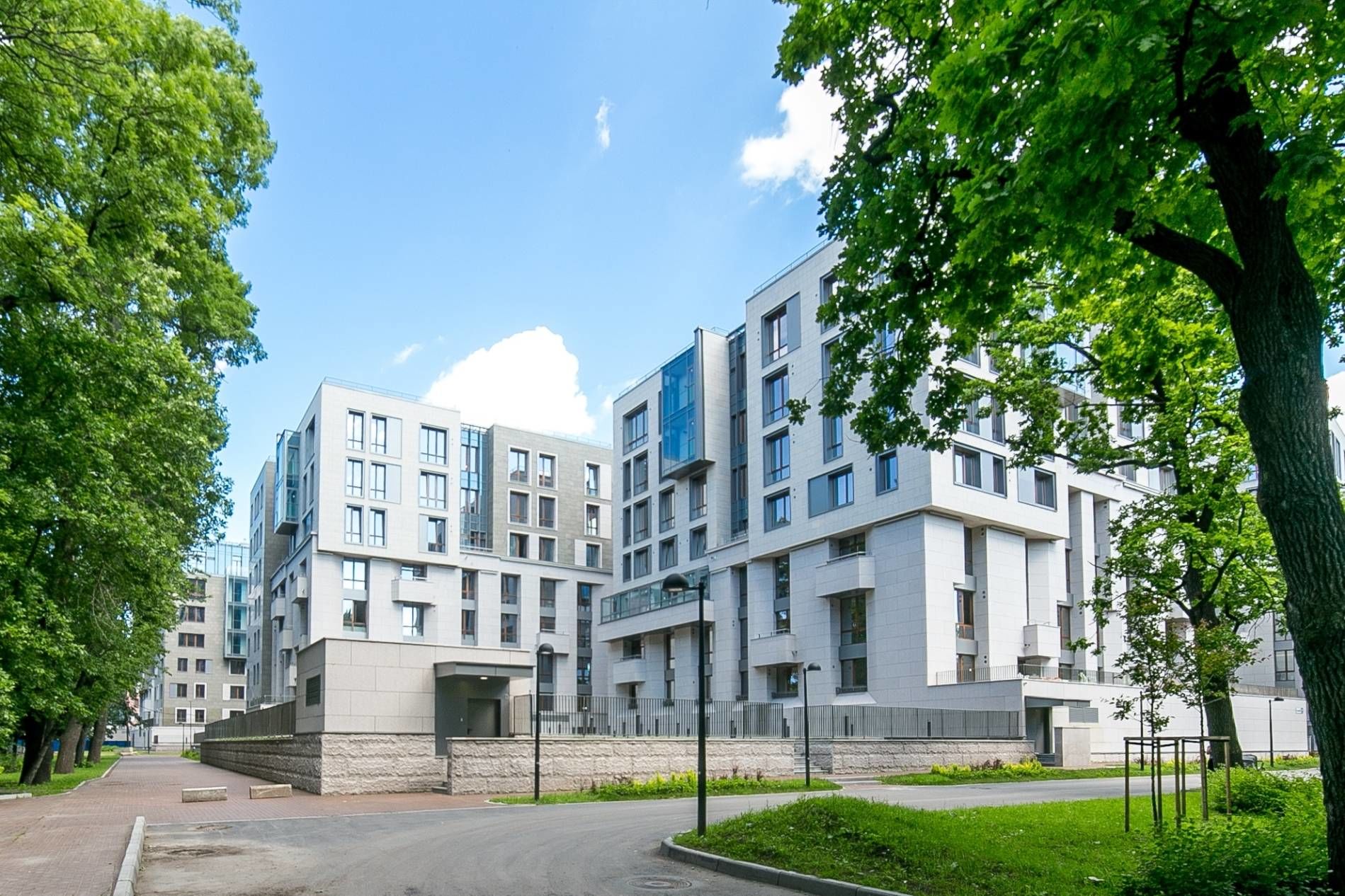 Современная архитектура комплекса Продажа квартиры 172м² 'Смольный парк II' Смольного ул., 4 Современная архитектура комплекса Продажа квартиры 172м² 'Смольный парк II' Смольного ул., 4