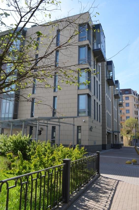 Благоустроенная территория Продажа квартиры 138м² 'Stella Maris' Динамо пр., 4