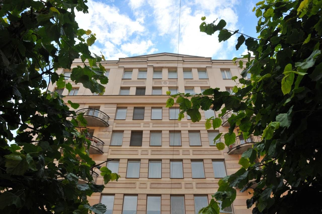 Вид на дом Продажа квартиры 123м² 'Петербургская классика' Захарьевская ул., 33