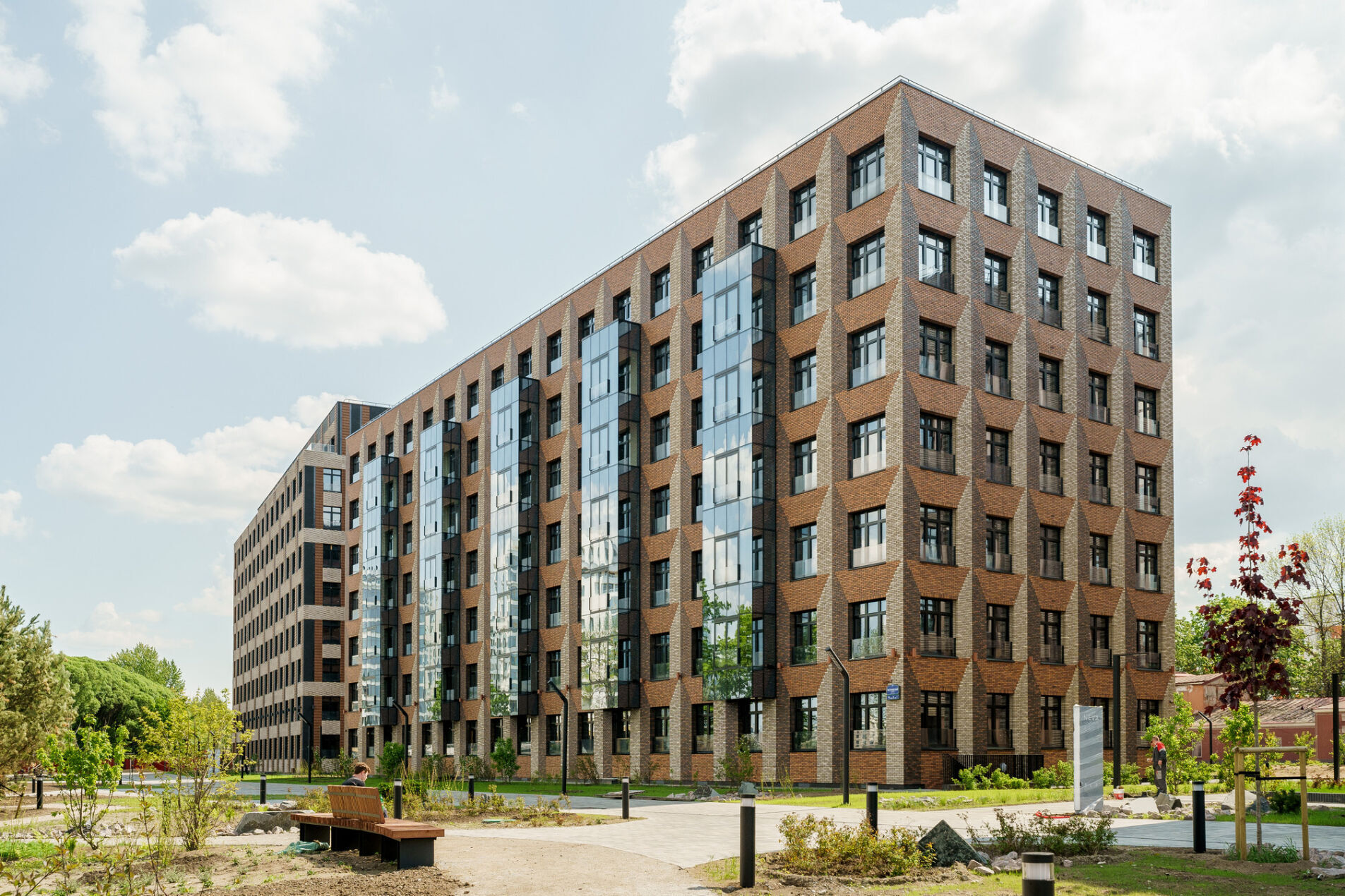 Эффектное сочетание цветов кирпича в отделке фасада Продажа квартиры 204м² 'Neva Haus' Петровский пр., 9-11 Эффектное сочетание цветов кирпича в отделке фасада Продажа квартиры 204м² 'Neva Haus' Петровский пр., 9-11