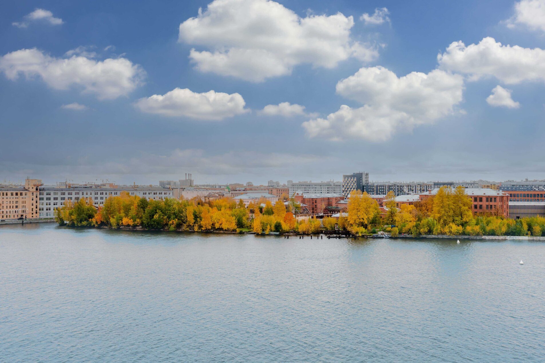 Любуйтесь водной гладью Продажа апартамента 218м² '17/33 Residence' Ремесленная ул., 17 Любуйтесь водной гладью Продажа апартамента 218м² '17/33 Residence' Ремесленная ул., 17