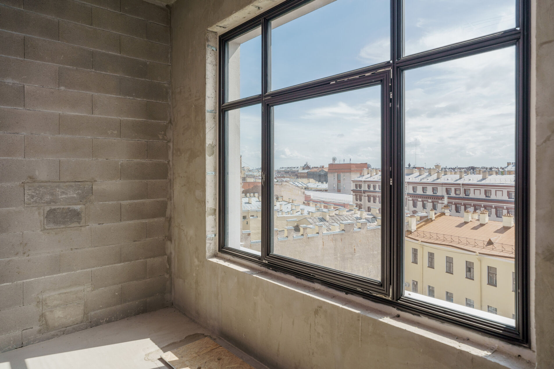 Вид на крыши Петербурга Продажа квартиры 241м² 'Приоритет' Воскресенская наб., 32