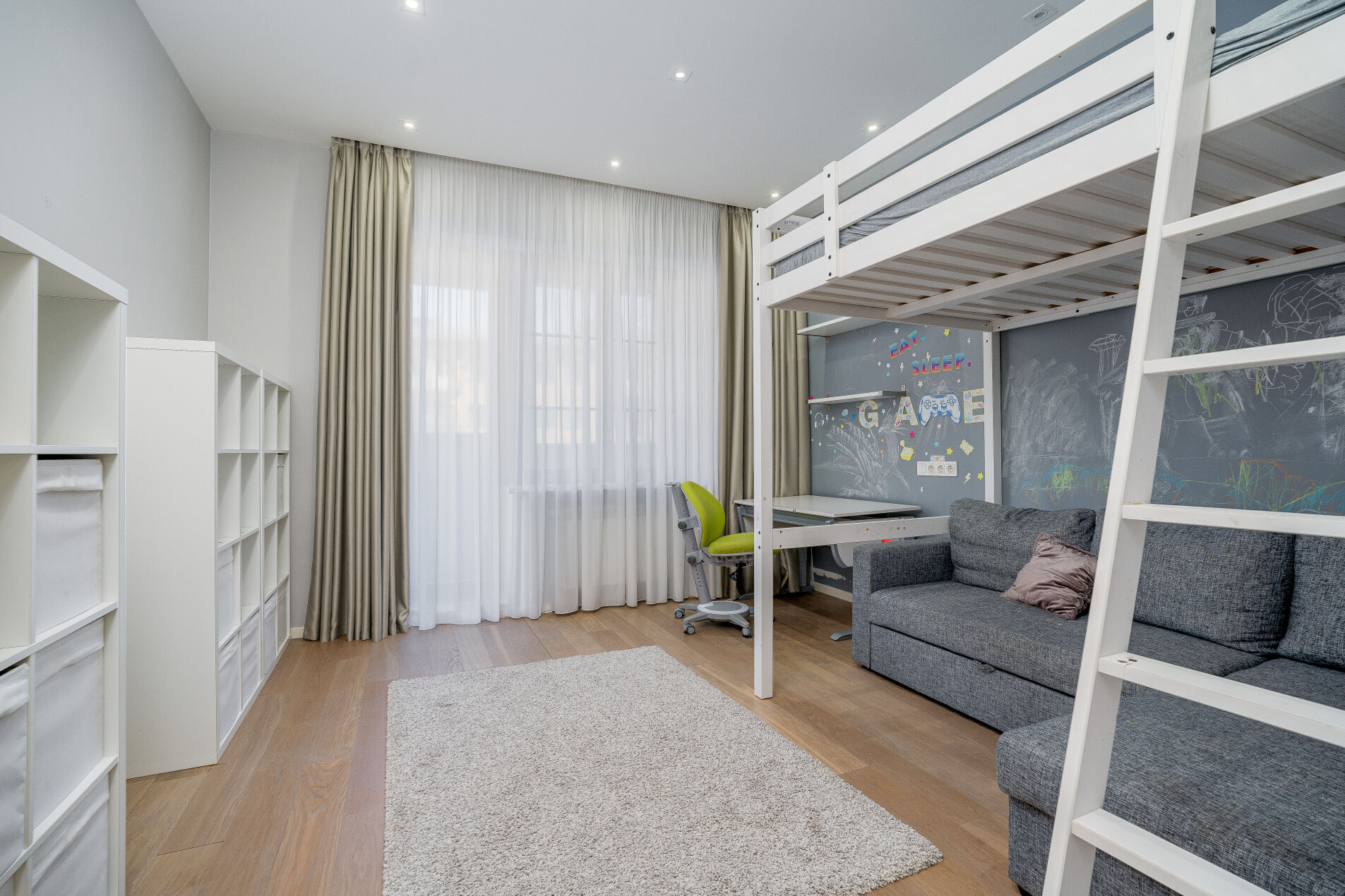 Уютная детская Продажа квартиры 140м² 'Дом на Грота' Грота ул., 1 Уютная детская Продажа квартиры 140м² 'Дом на Грота' Грота ул., 1