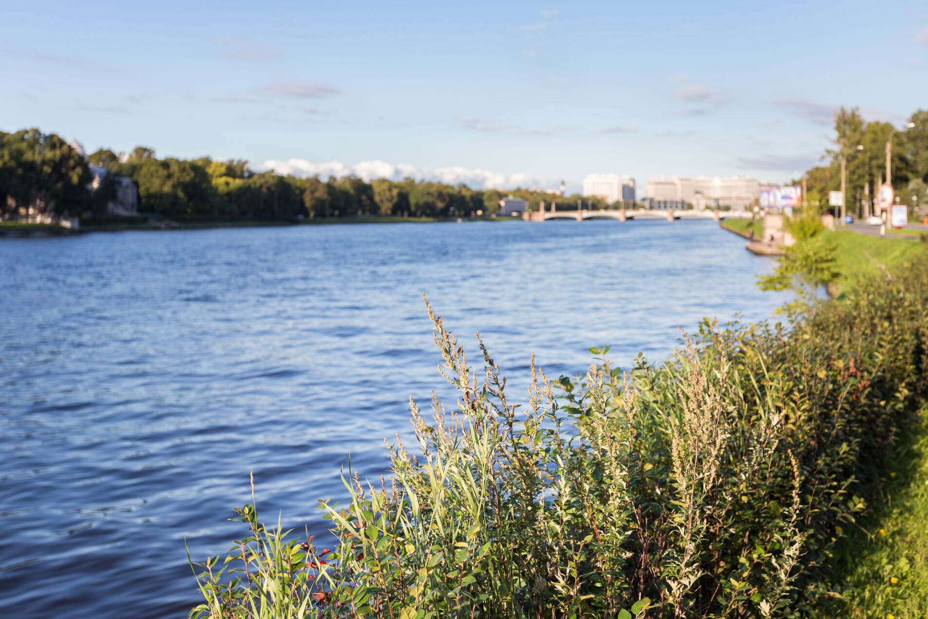Водная гладь Малой Невки Продажа квартиры 140м² 'Дом на Грота' Грота ул., 1 Водная гладь Малой Невки Продажа квартиры 140м² 'Дом на Грота' Грота ул., 1