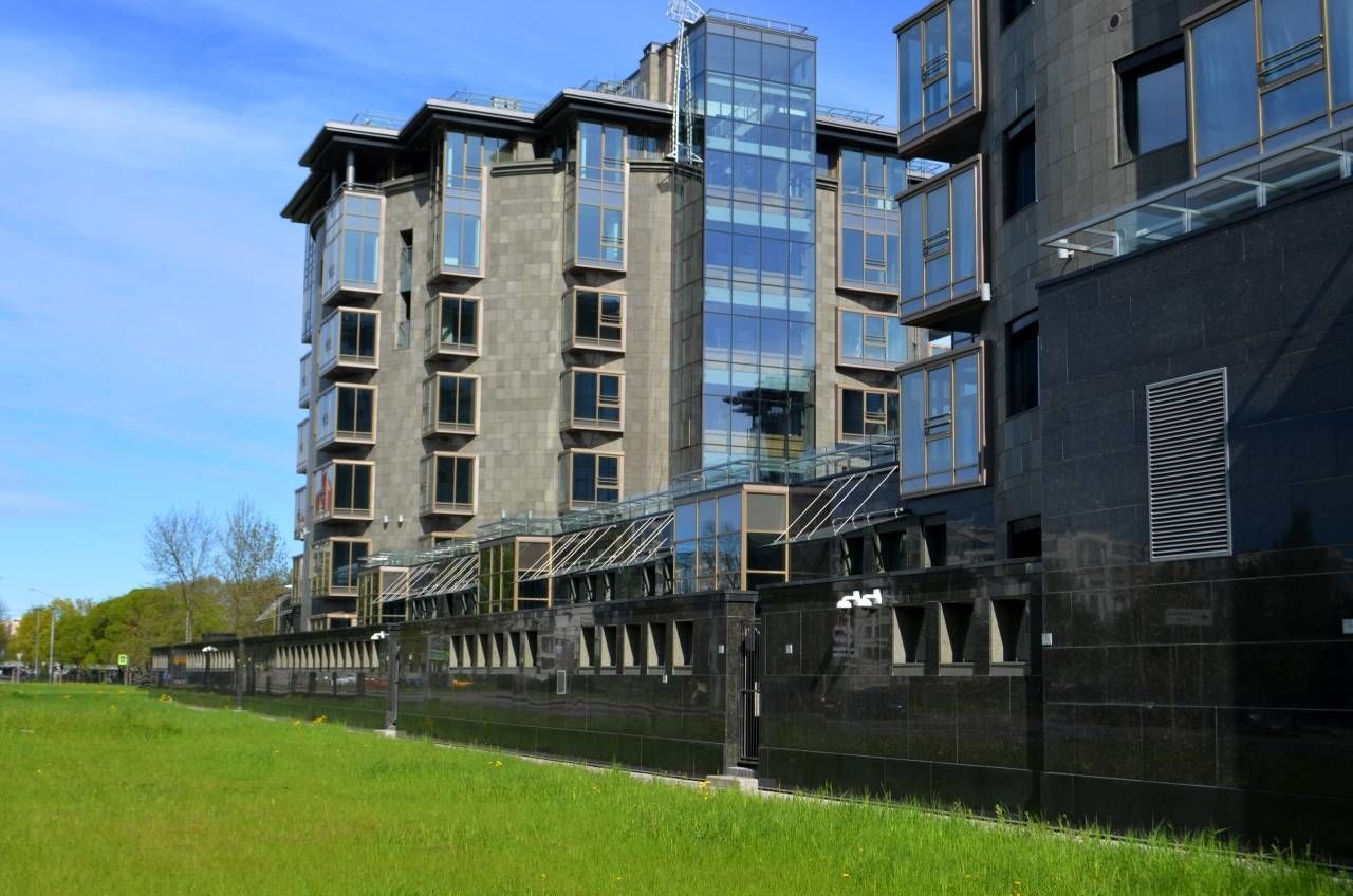 Современная архитектура комплекса Продажа квартиры 147м² 'Diadema Club House' Константиновский пр., 23 Современная архитектура комплекса Продажа квартиры 147м² 'Diadema Club House' Константиновский пр., 23