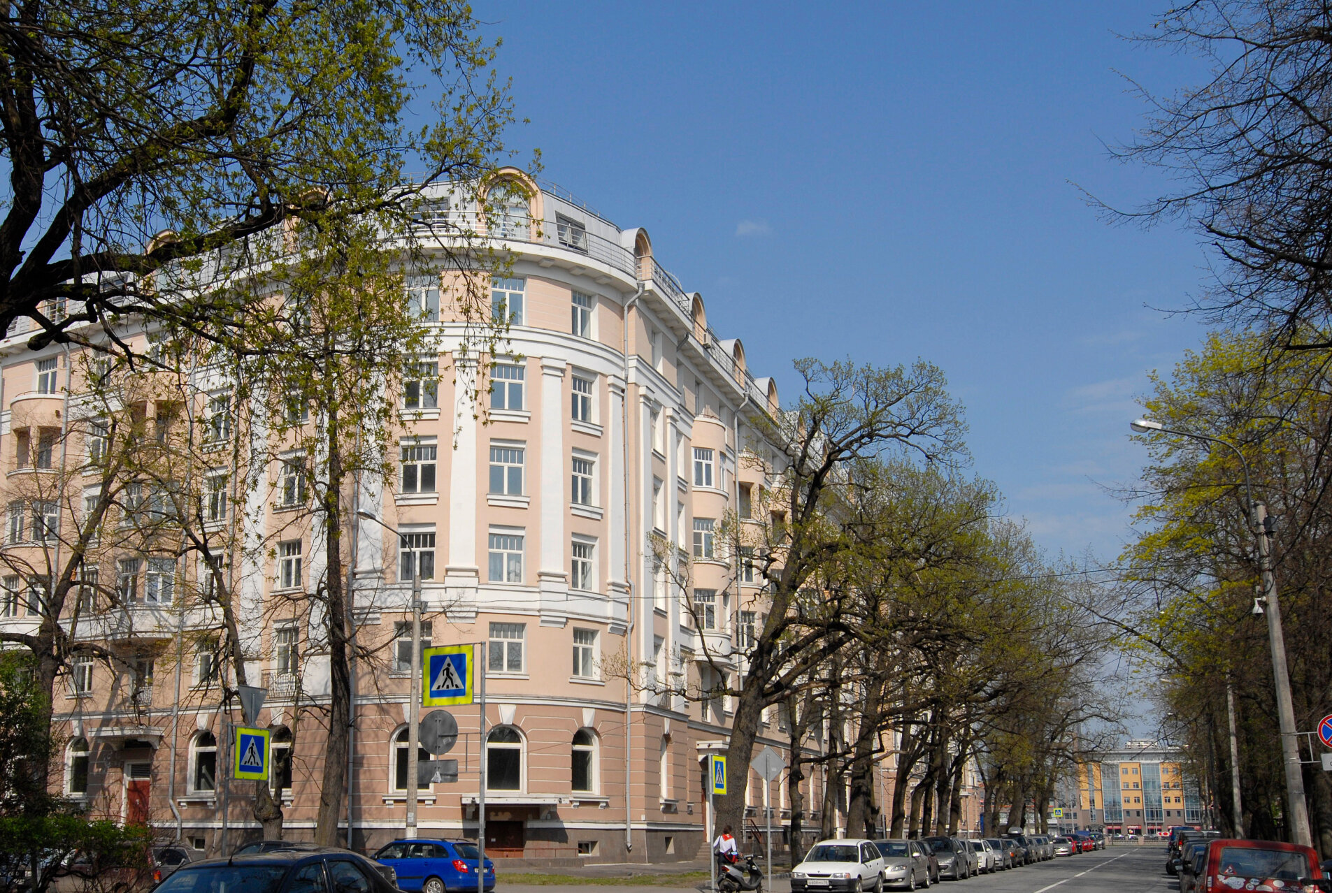 Дом на тихой зеленой улице Продажа квартиры 175м² 'Аптекарская, 6' Аптекарская наб., 6