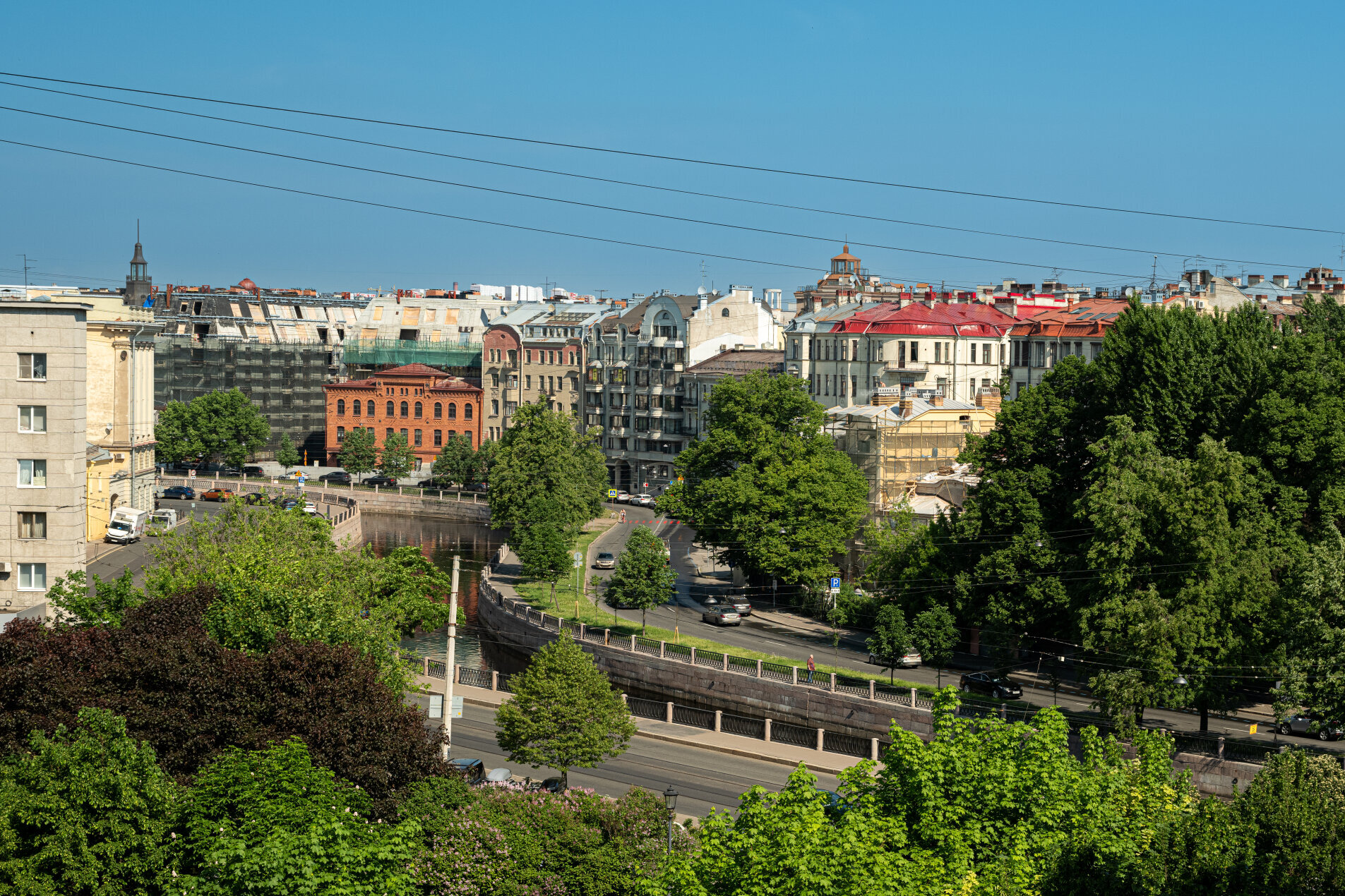 Много зелени вокруг Продажа квартиры 167м² 'Карповки, 10' Карповки реки наб., 10 Много зелени вокруг Продажа квартиры 167м² 'Карповки, 10' Карповки реки наб., 10