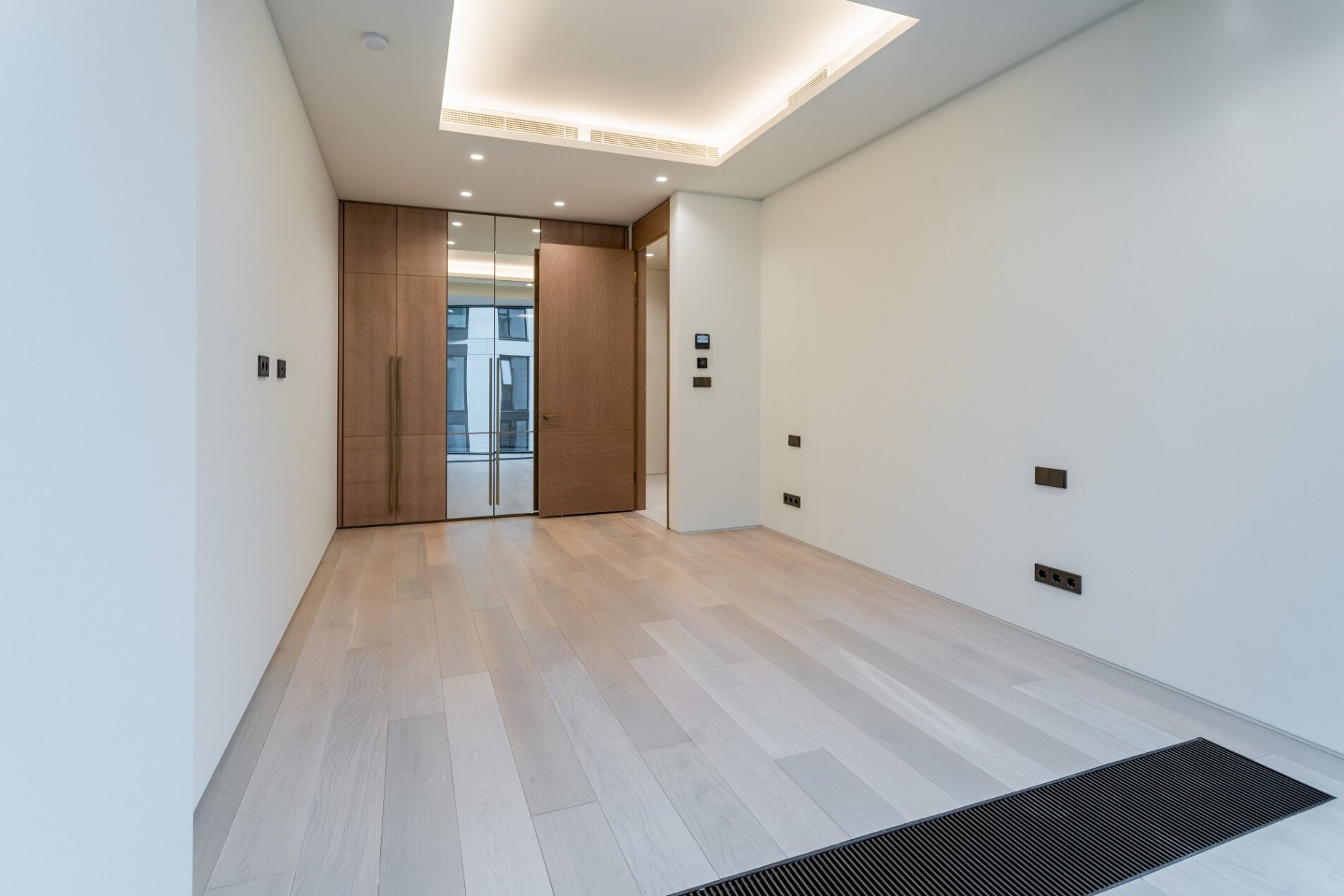 Продажа квартиры 156м² 'One Trinity Place' Адмирала Лазарева наб., 22 Продажа квартиры 156м² 'One Trinity Place' Адмирала Лазарева наб., 22
