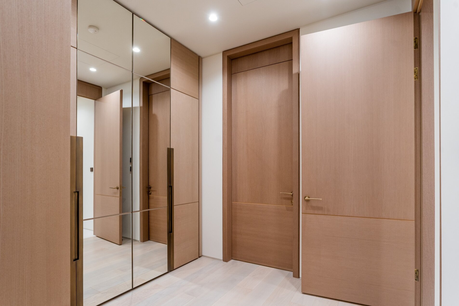 Продажа квартиры 156м² 'One Trinity Place' Адмирала Лазарева наб., 22 Продажа квартиры 156м² 'One Trinity Place' Адмирала Лазарева наб., 22