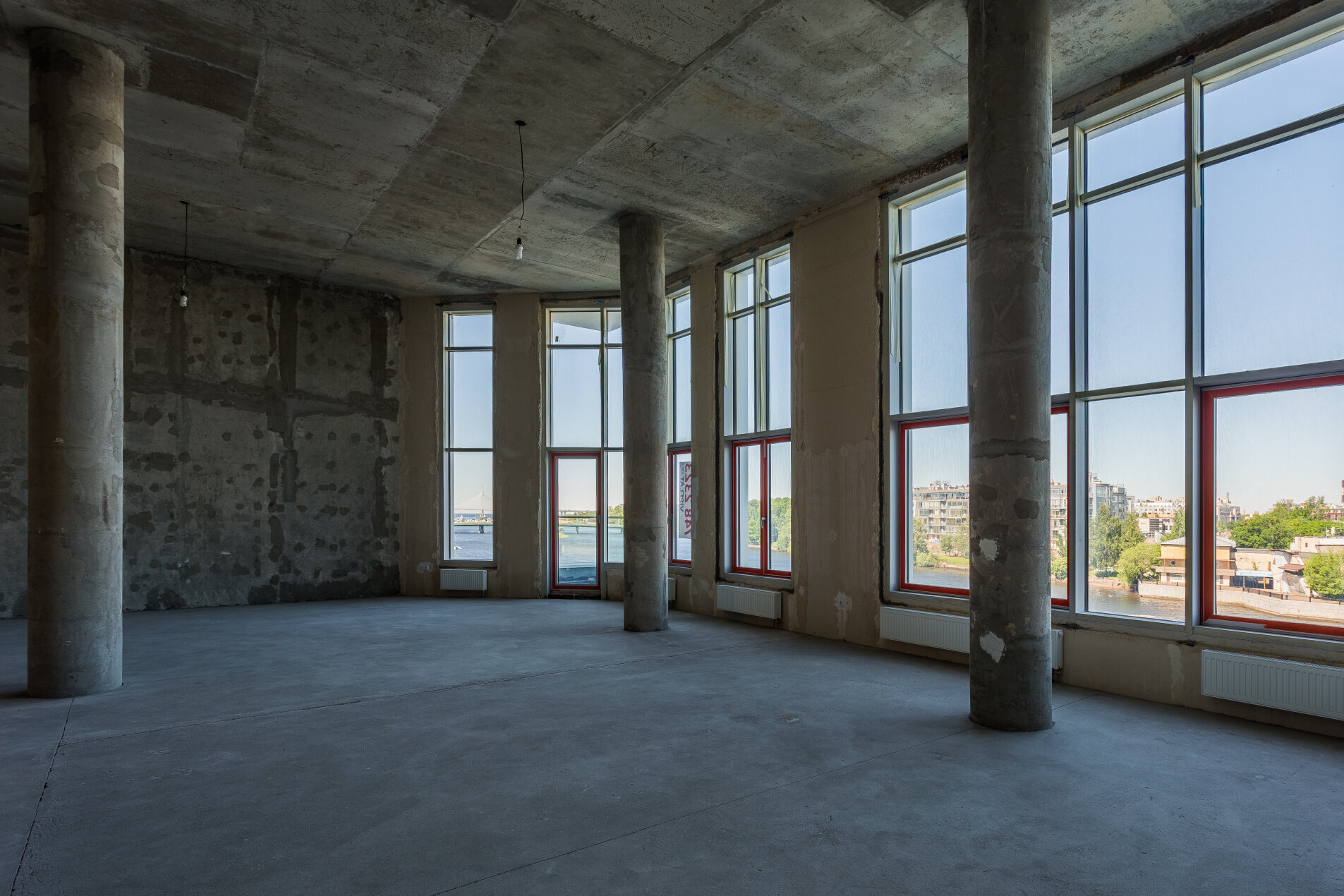 Огромная гостиная с потолками 5 метров Продажа квартиры 298м² 'Леонтьевский мыс' Ждановская ул., 45