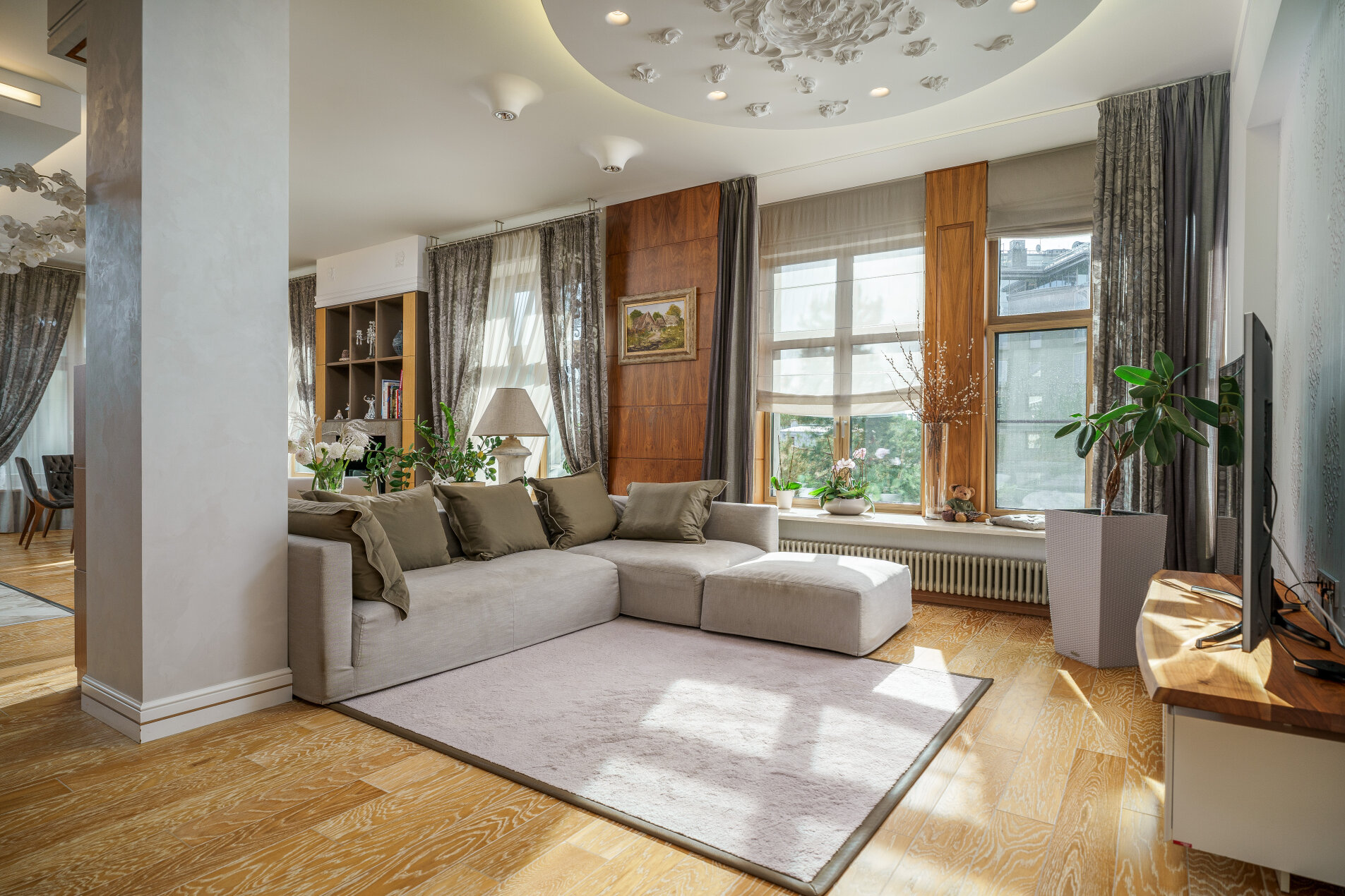 Светлая гостиная Продажа квартиры 172.2м² 'Венеция' Депутатская ул., 26 Светлая гостиная Продажа квартиры 172.2м² 'Венеция' Депутатская ул., 26