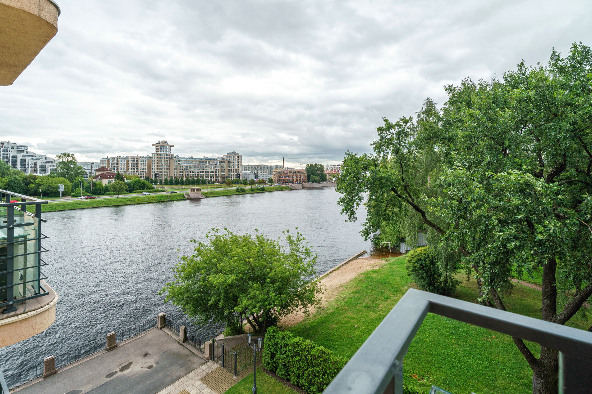 Через 9 месяцев он вернулся