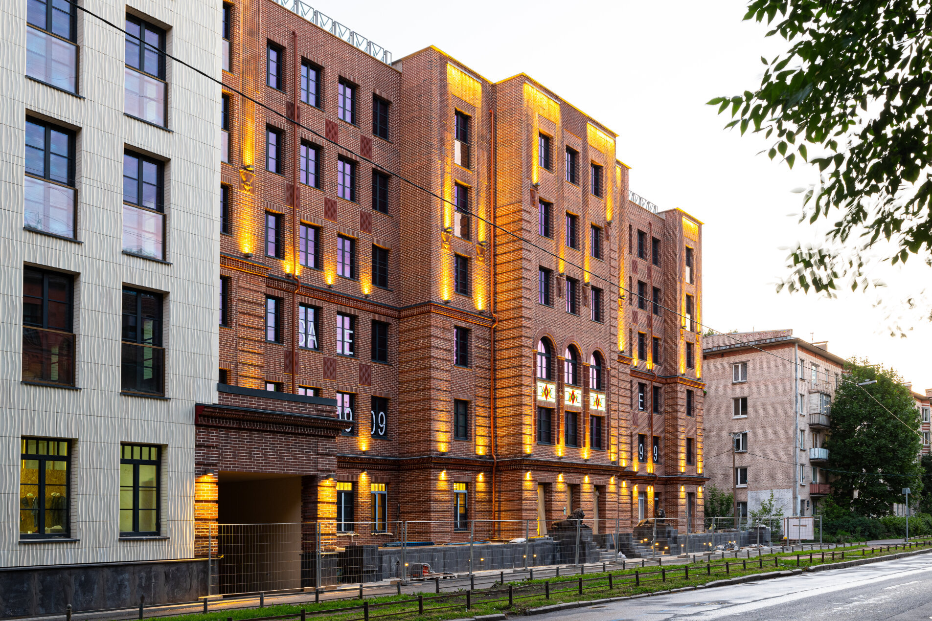 Входная группа Продажа квартиры 85м² 'Manhattan' 13-я Линия В.О., 50 Входная группа Продажа квартиры 85м² 'Manhattan' 13-я Линия В.О., 50