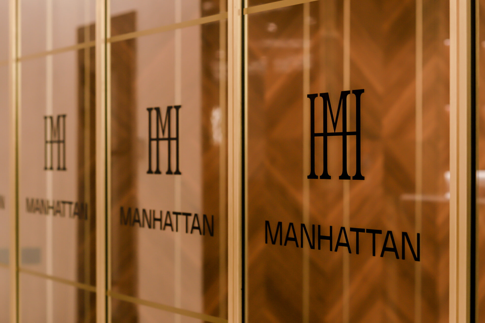 логотип Продажа квартиры 85м² 'Manhattan' 13-я Линия В.О., 50 логотип Продажа квартиры 85м² 'Manhattan' 13-я Линия В.О., 50