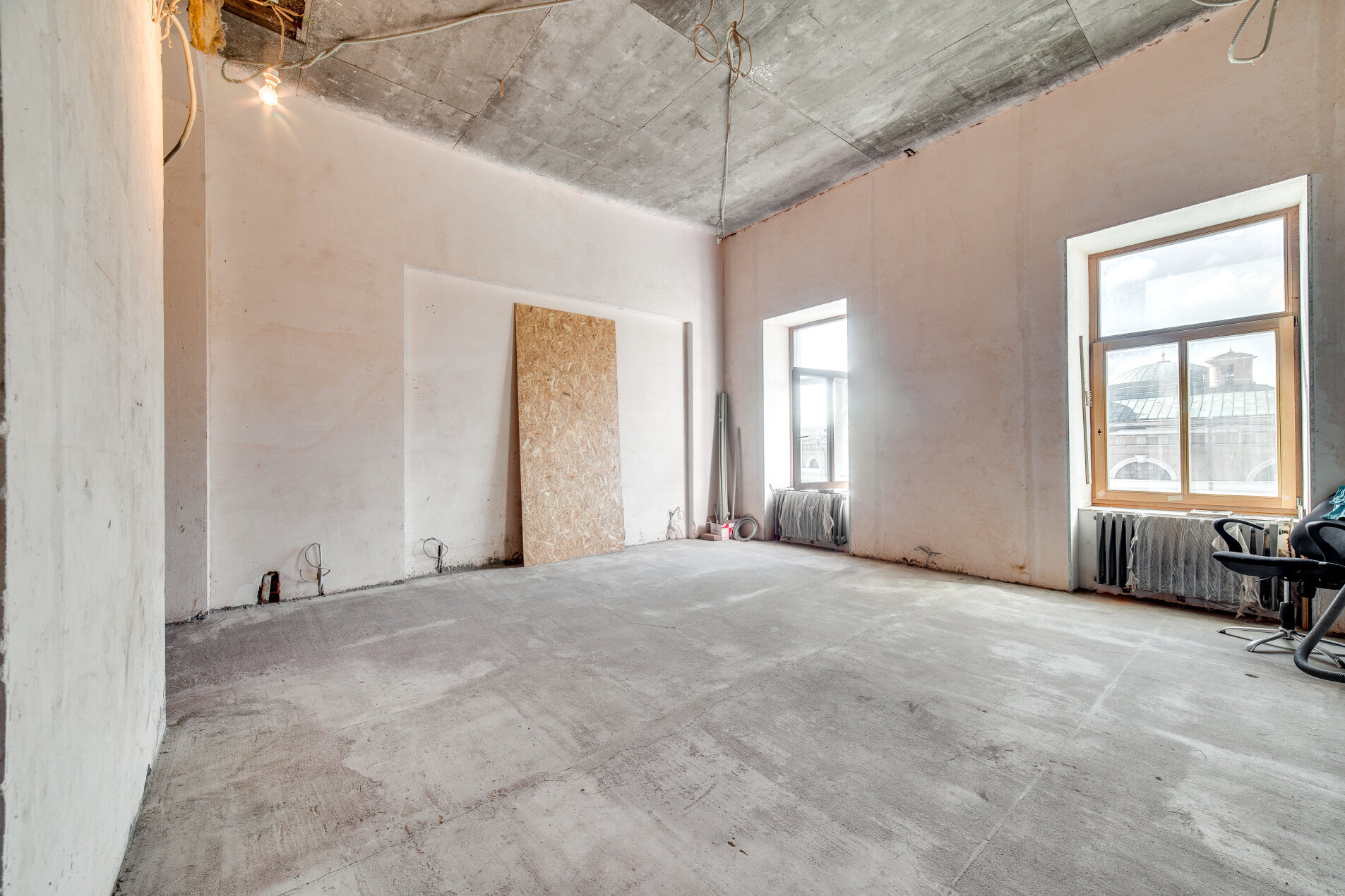 Высокие потолки и большие окна Продажа квартиры 102м² 'Мойки, 5' Мойки реки наб., 5